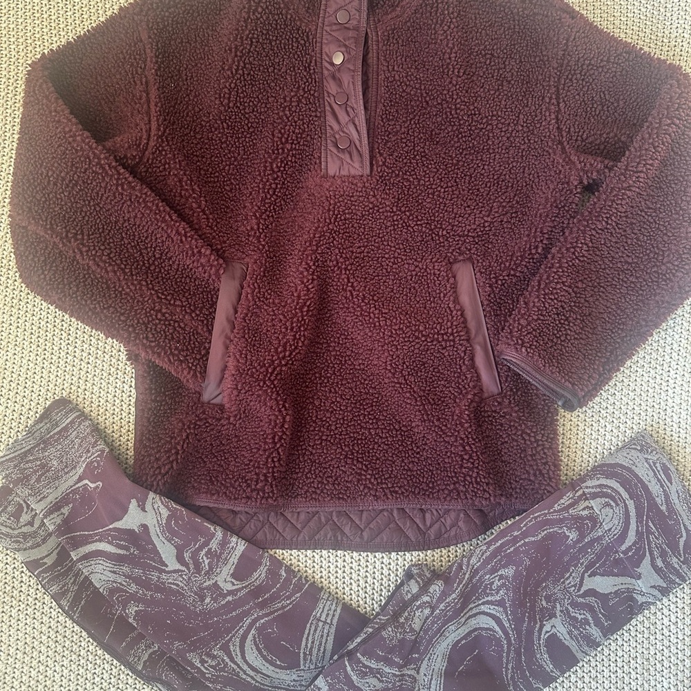 Athleta Plum maroon Sherpa Fleece Pullover and marbled Leggings Set
